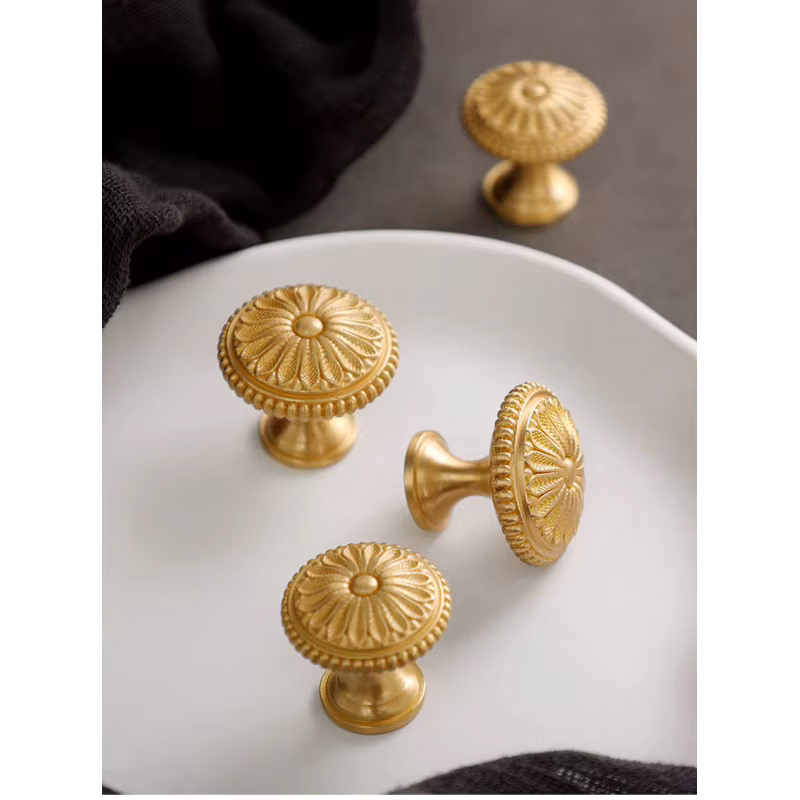 French-style brass cabinet handle gold Light luxury handle for cabinets, floral furniture handle, drawer door handle